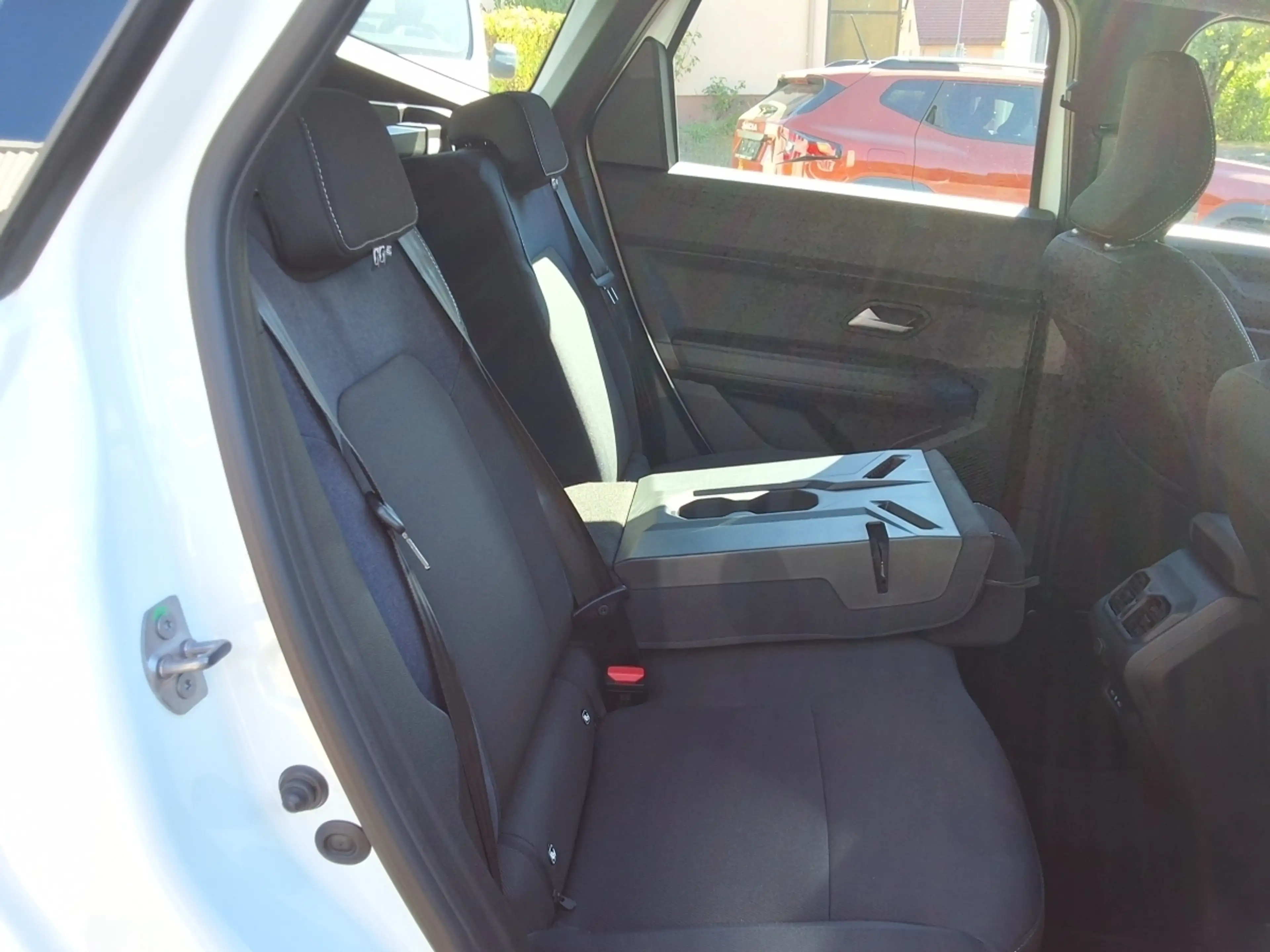Dacia Bigster EXPRESSION  MILD HYBRID 130 4x4/PDC/ — photo 12
