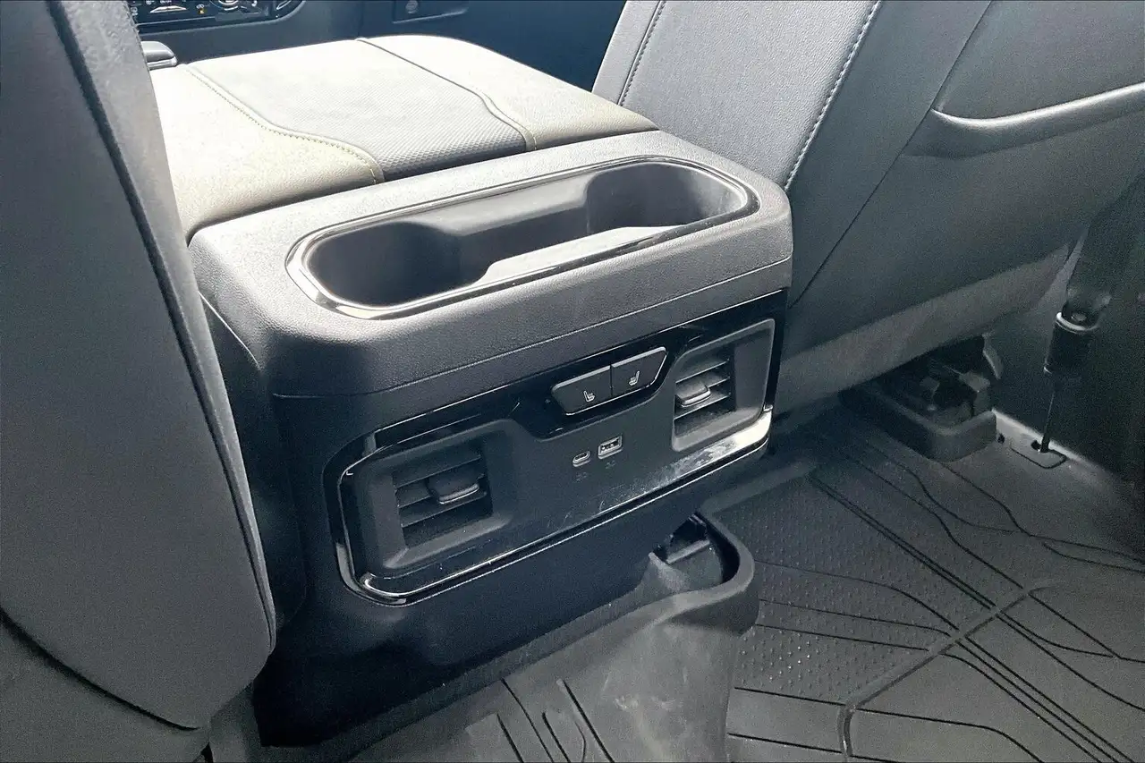 Chevrolet Silverado 1500 снимка Chevrolet Silverado 1500