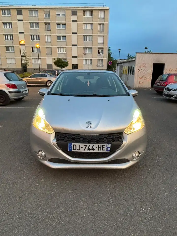 Peugeot 208 1.4 HDi 68ch BVM5 Active