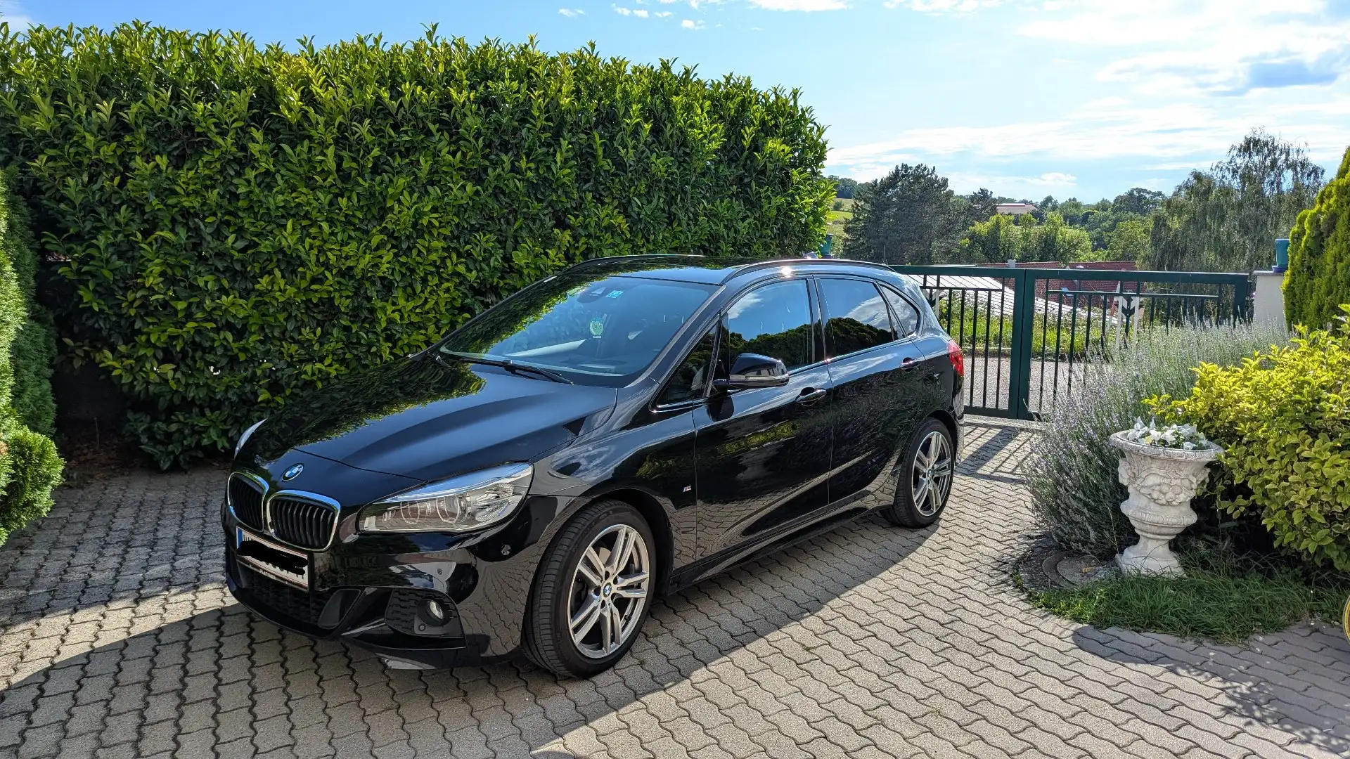 BMW 218 218d Active Tourer Aut. M Sport Чёрный - 1