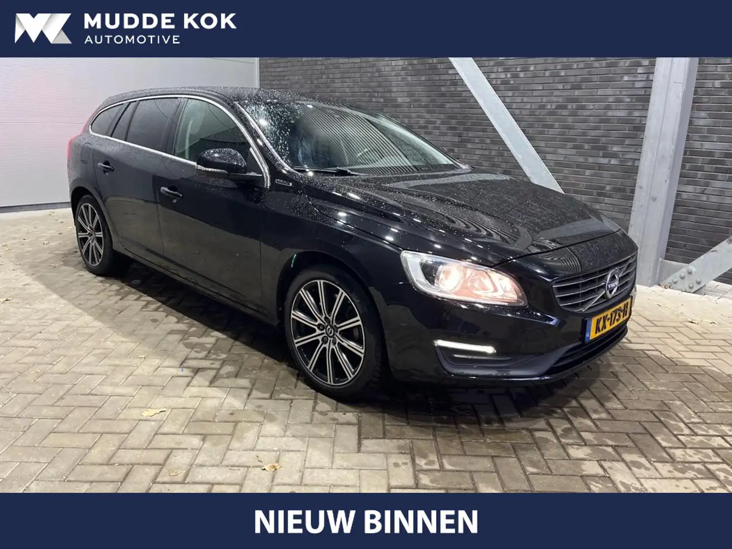 Volvo V60 2.4 D5 Twin Engine Lease Edition | Trekhaak | Stoe Schwarz - 1