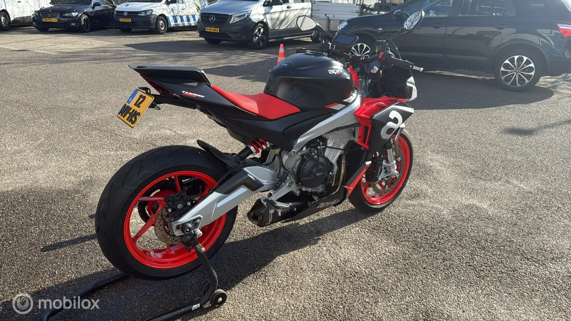 Aprilia Tuono 660 - 2