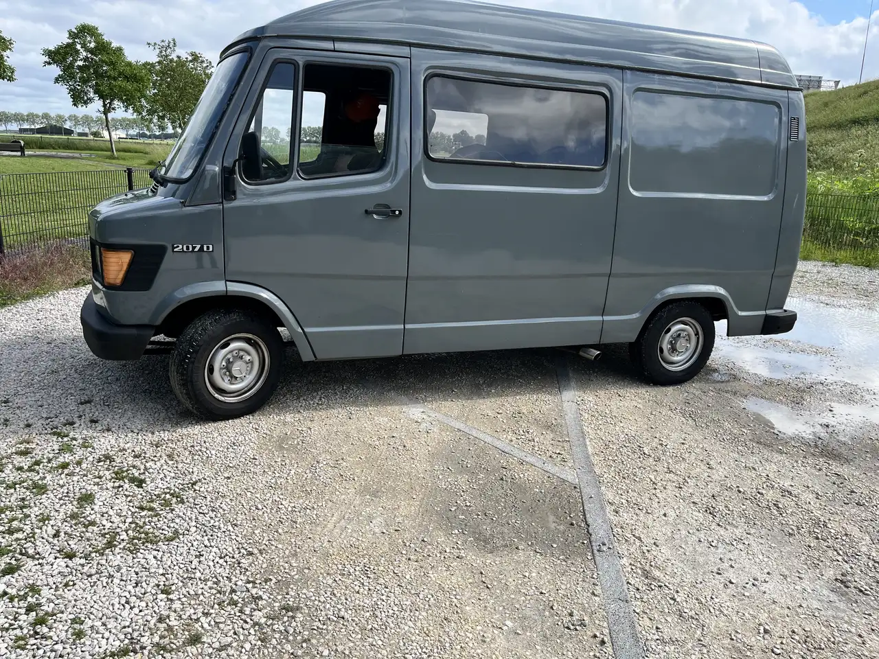 Mercedes-Benz T2 207D Camper, foto 2