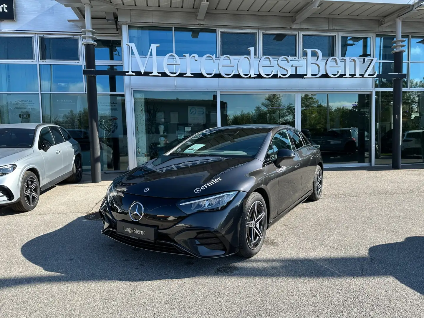 Mercedes-Benz EQE 350 4MATIC Österreich-Edition AMG Massage Grijs - 2