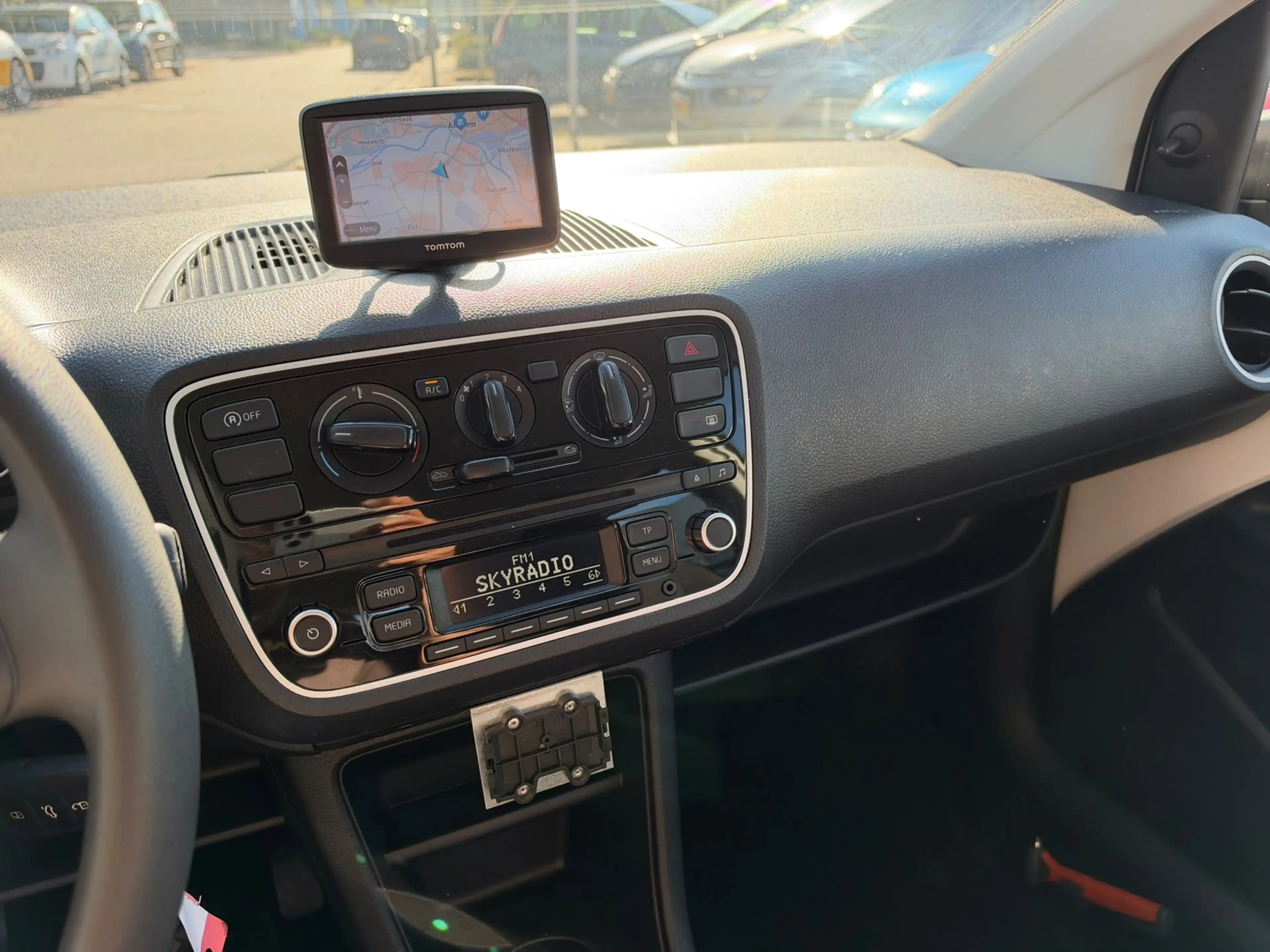 Volkswagen up! 1.0 take up! BlueMotion, Navi, Airco, NAP, 1ste ei — photo 12
