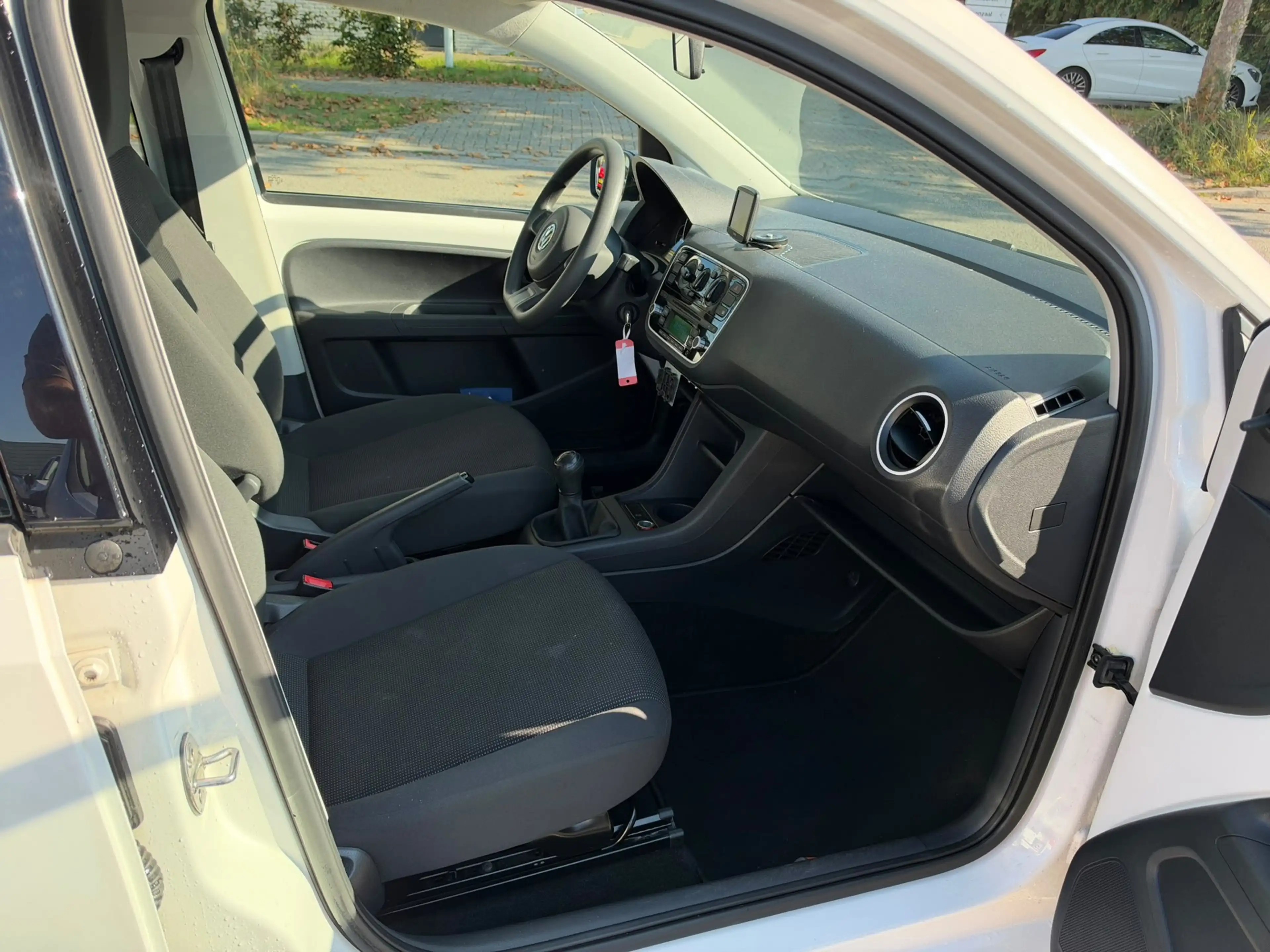 Volkswagen up! 1.0 take up! BlueMotion, Navi, Airco, NAP, 1ste ei — photo 17