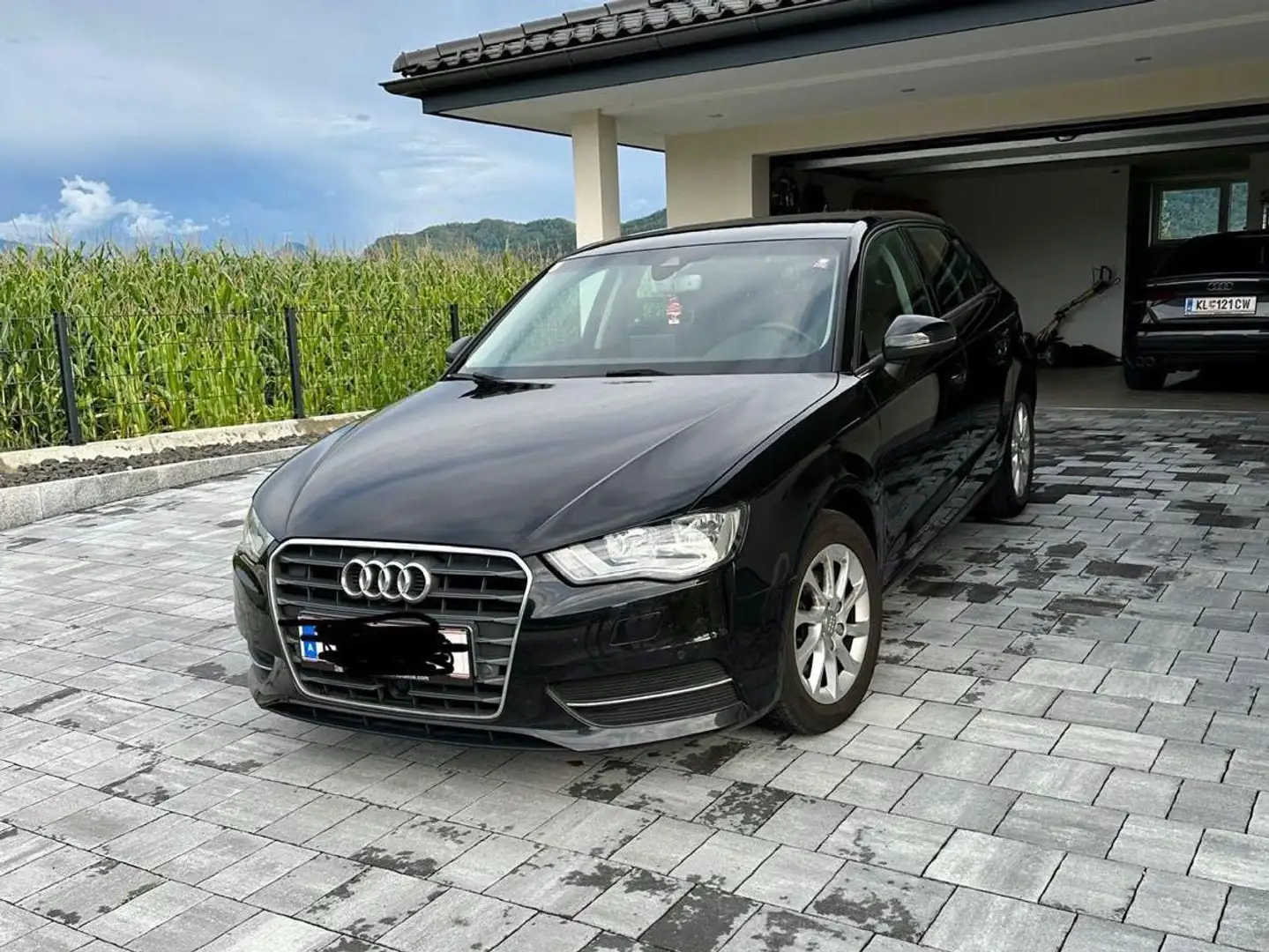 Audi A3 A3 SB Attraction 1,6 TDI S-tronic Attraction Schwarz - 1