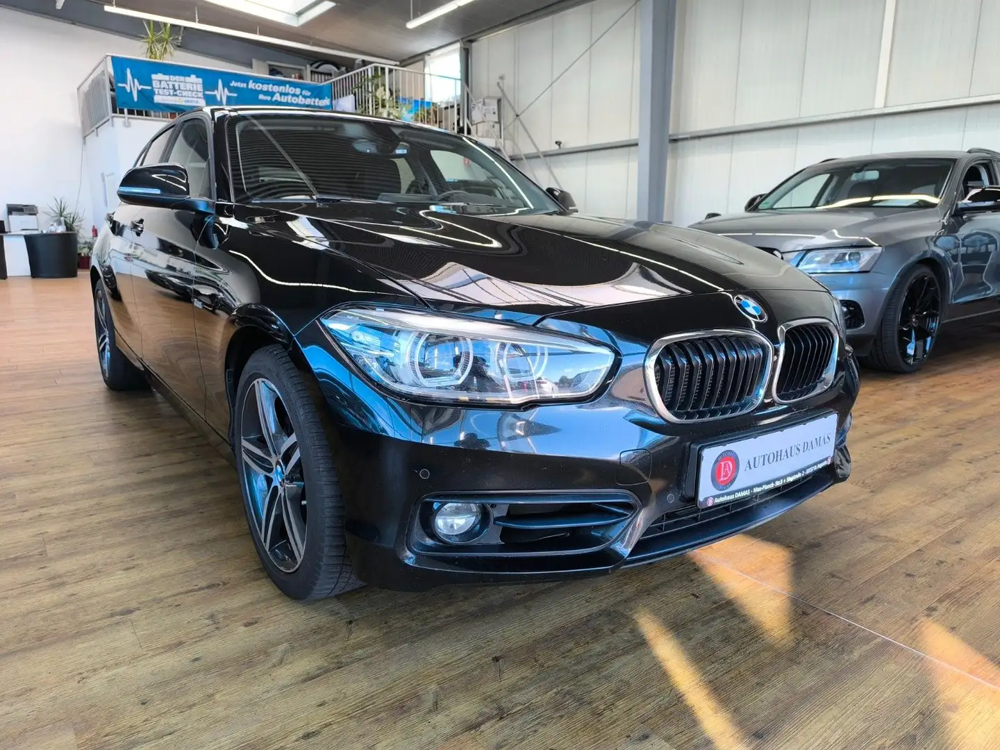 BMW 118 Baureihe 1 Lim. 5-trg. 118 i 1Hand Schwarz - 1