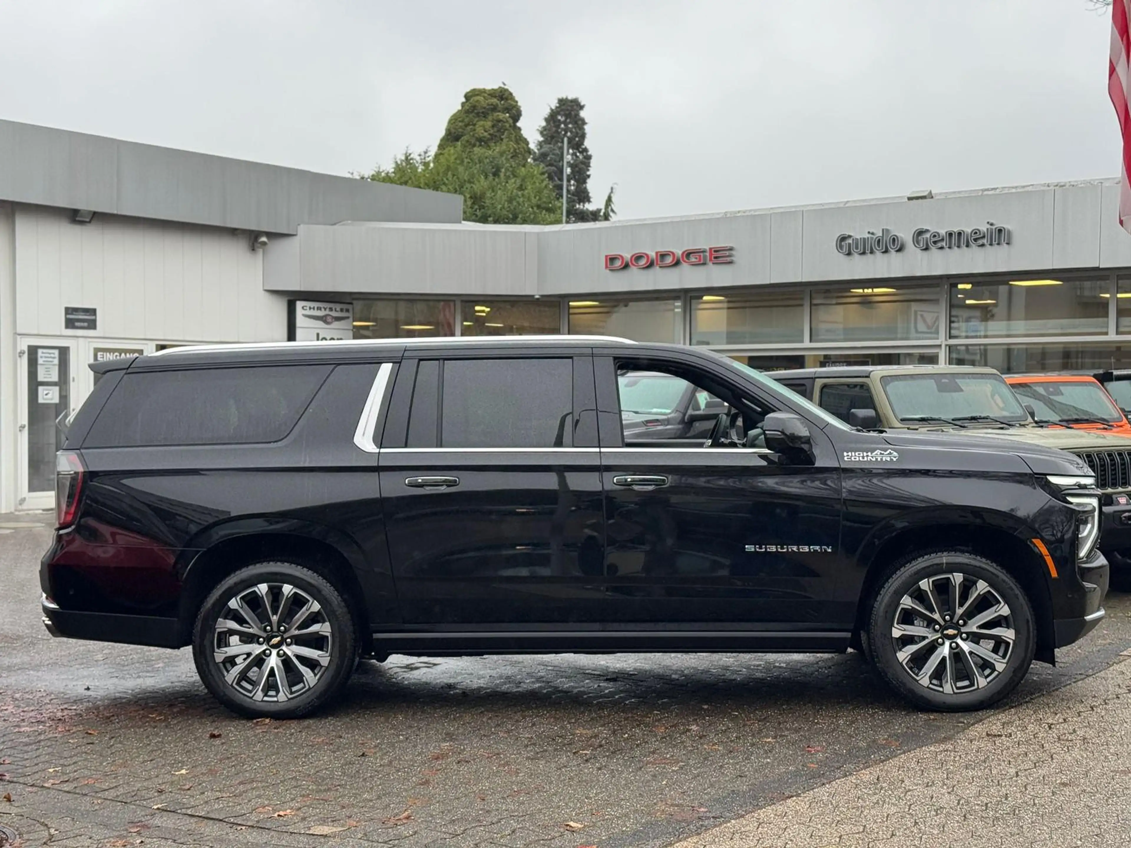 Chevrolet Suburban 6.2 V8 High Country 2026 + 4 Jahren Garantie — photo 4