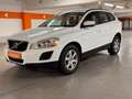 Volvo XC60 D4 AWD Momentum Geartronic Weiß - thumbnail 1