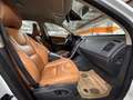 Volvo XC60 D4 AWD Momentum Geartronic Weiß - thumbnail 7