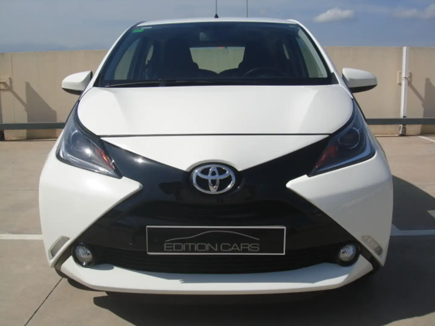 Toyota Aygo 1.0 70 x-play Blanco - 2