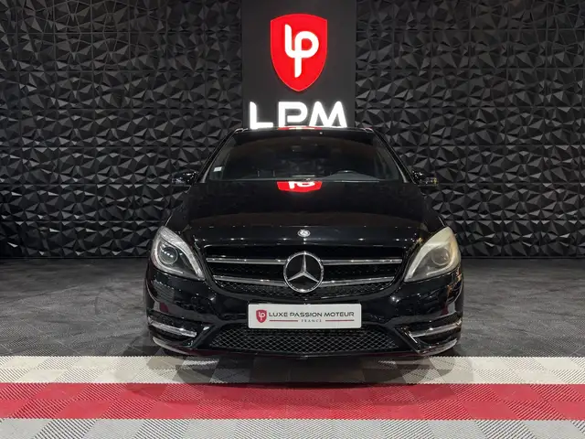 Mercedes-Benz B-Class view 2