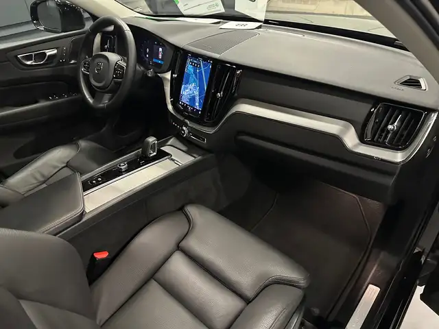 Volvo XC60 view 12