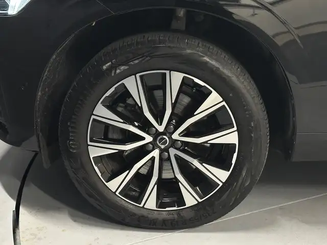 Volvo XC60 view 9