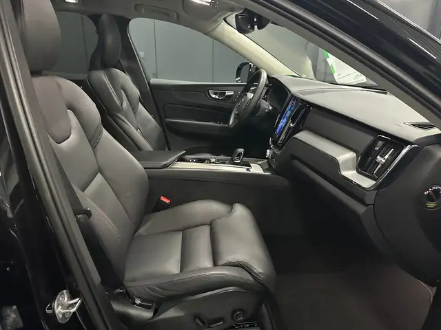 Volvo XC60 view 11