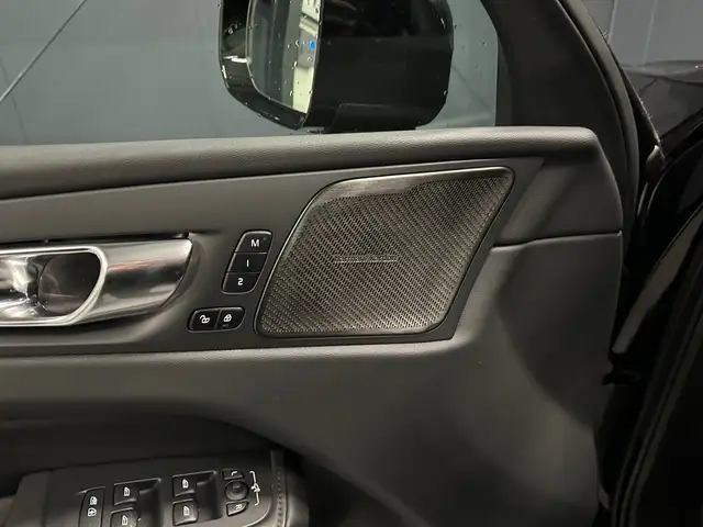 Volvo XC60 view 15
