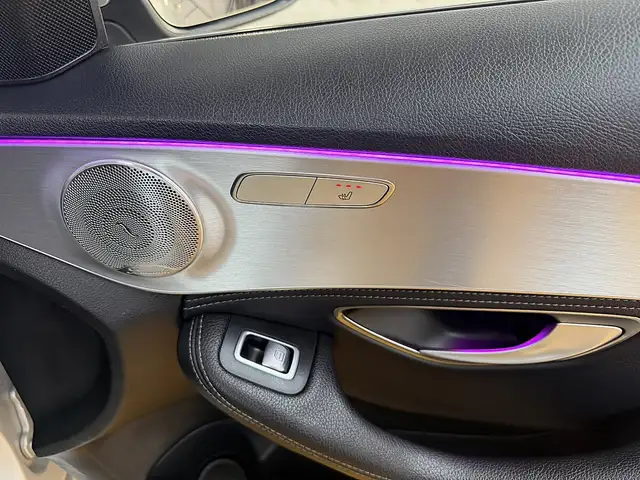 Mercedes-Benz C-Class view 11