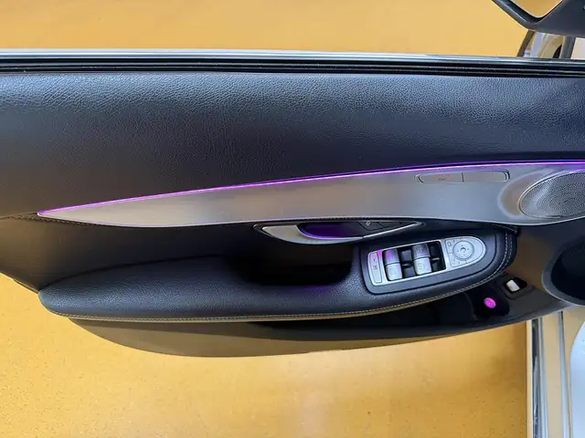 Mercedes-Benz C-Class view 12