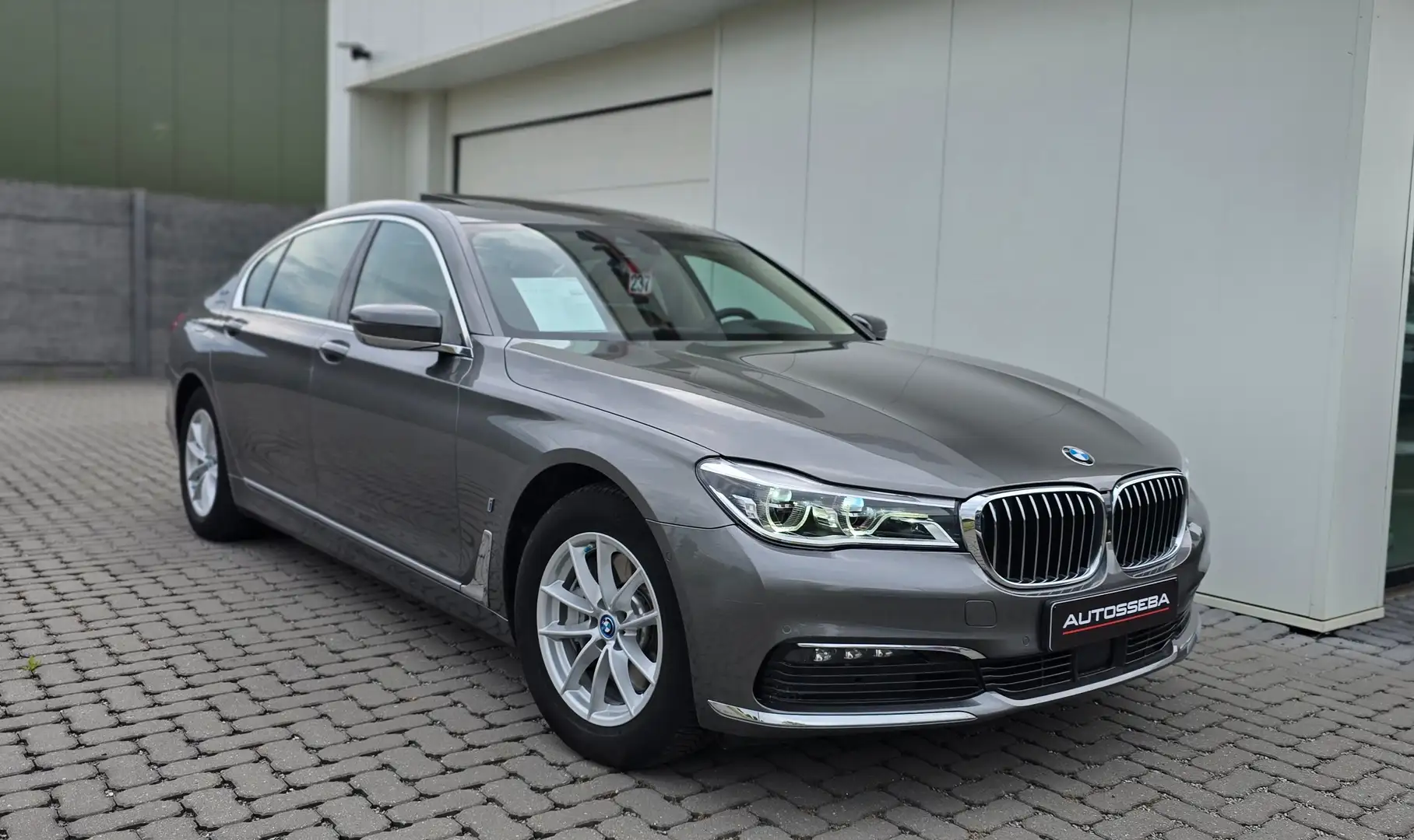 BMW 740 Le xDrive Plug-In Hybrid Long **FULL OPTION** Grijs - 2