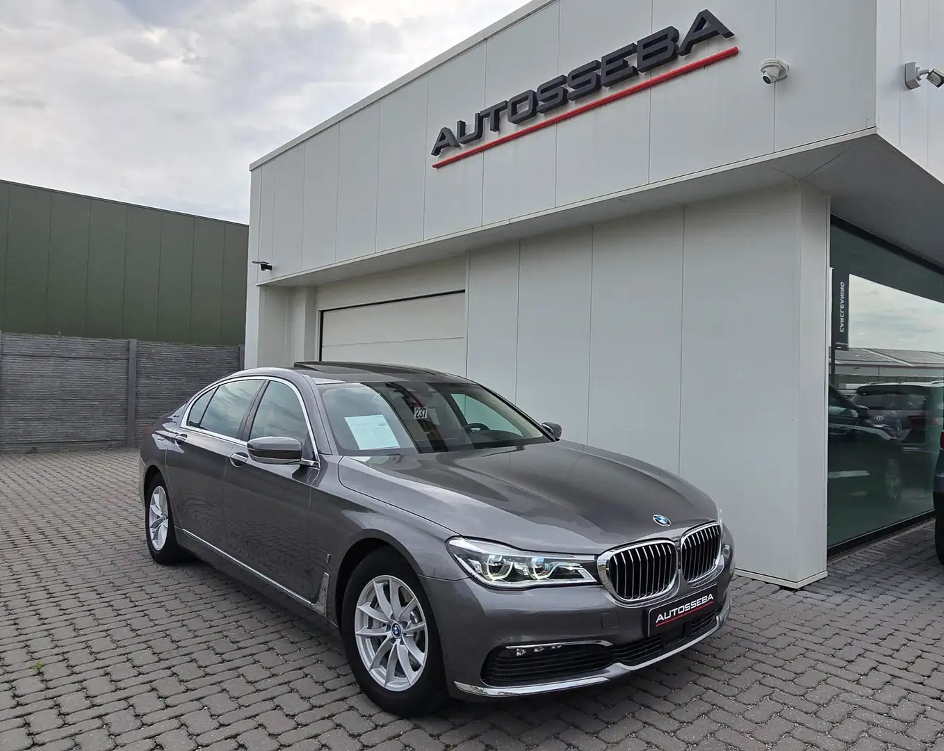 BMW 740 Le xDrive Plug-In Hybrid Long **FULL OPTION** Grijs - 1