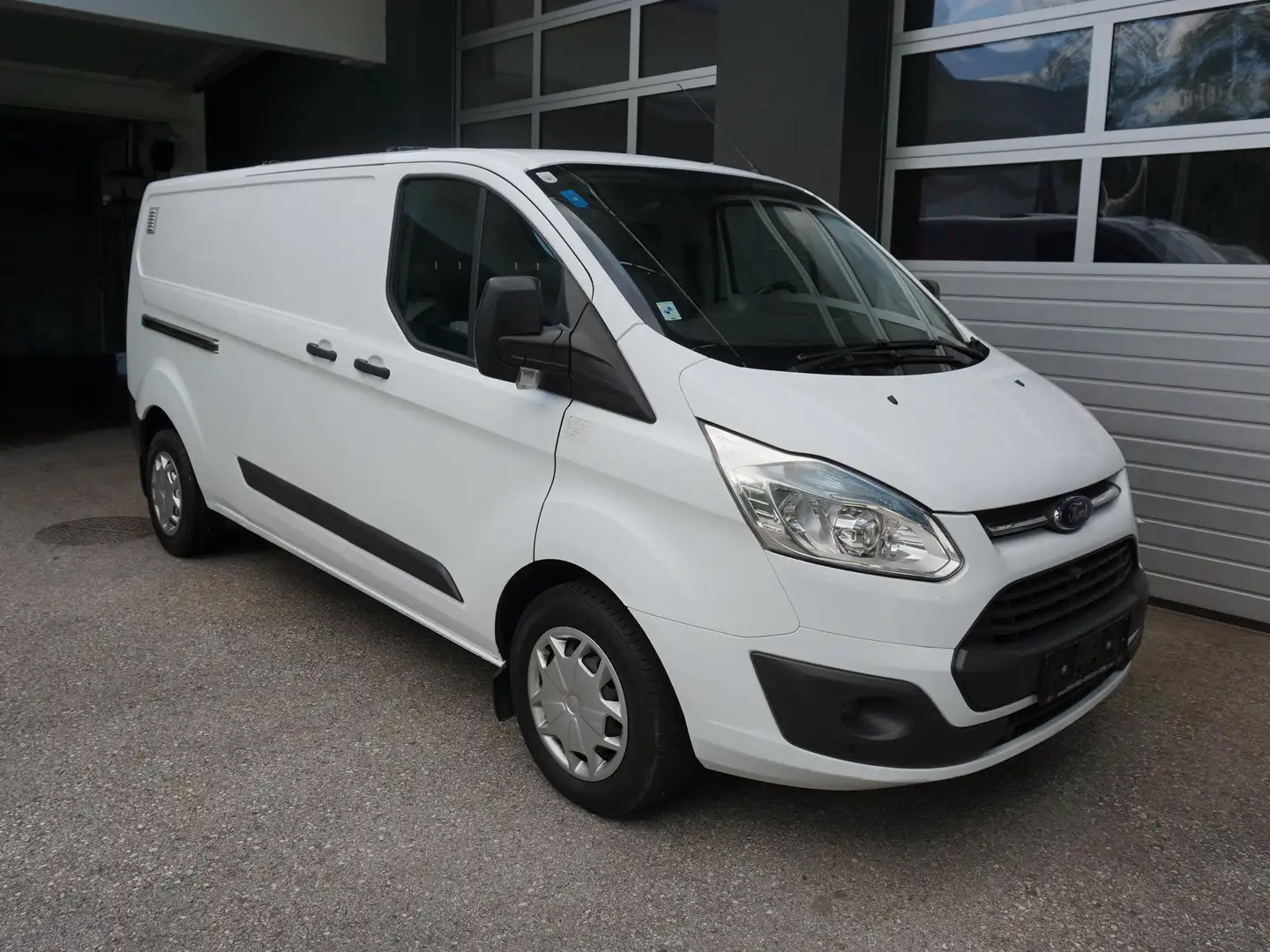 Ford Transit Custom 330 L2 Trend Weiß - 1