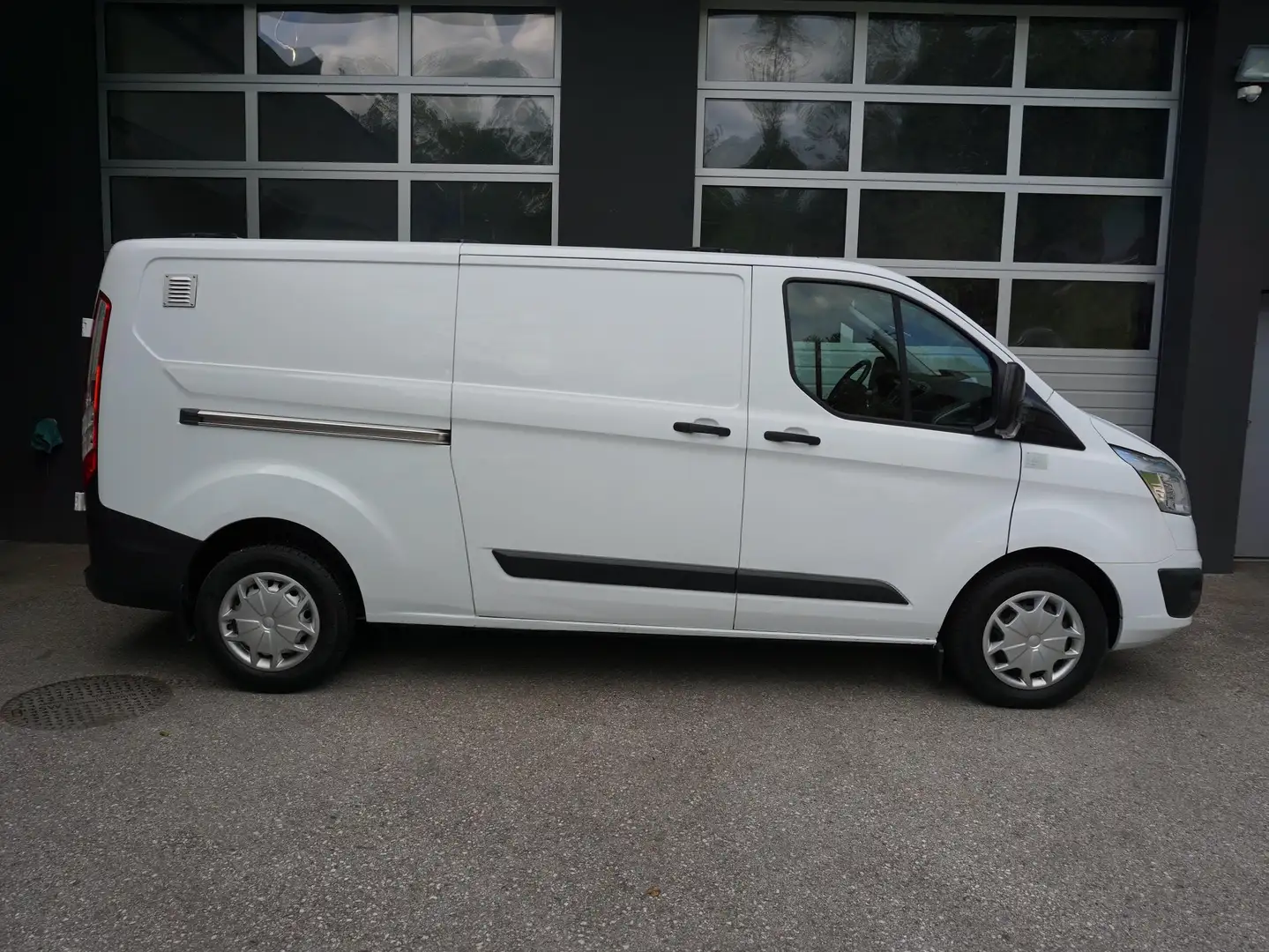 Ford Transit Custom 330 L2 Trend Weiß - 2