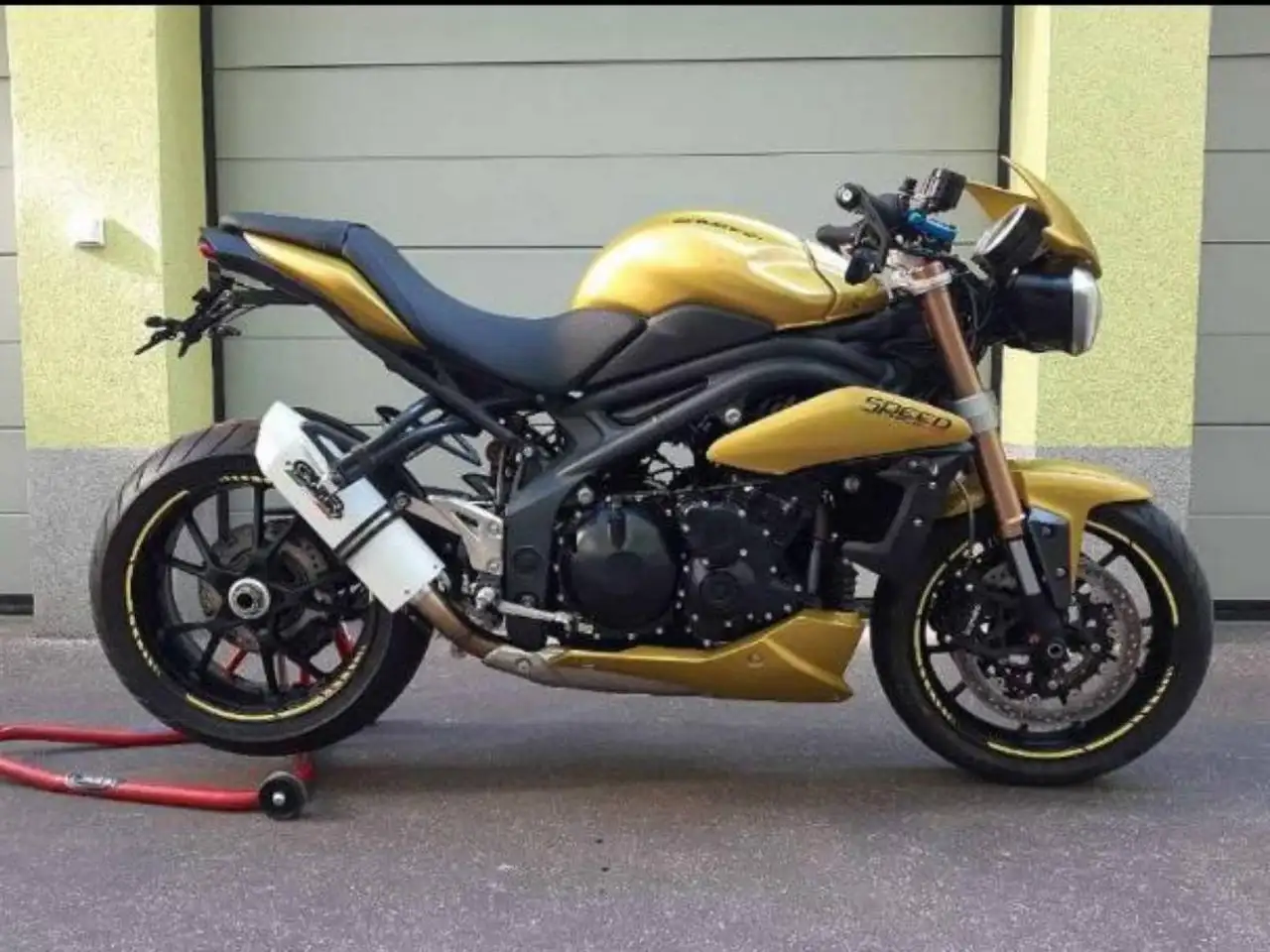 Triumph Speed Triple 1050