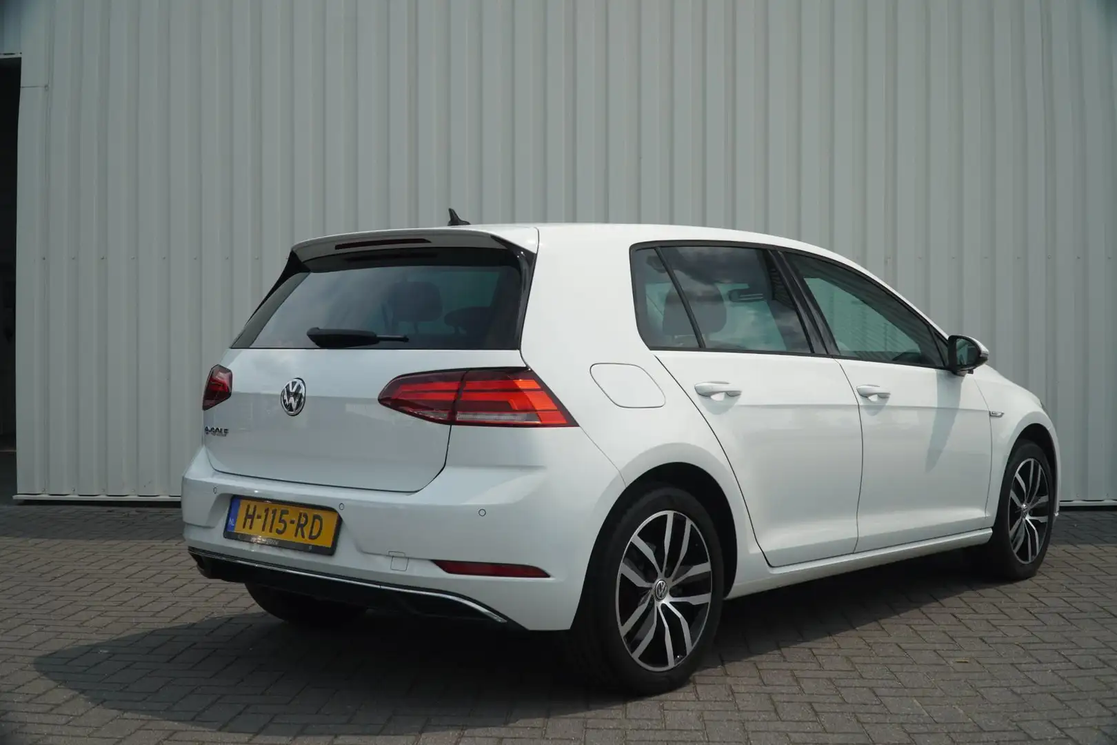 Volkswagen e-Golf 136pk E-DITION | SoH 95% | Navigatie Blanc - 2