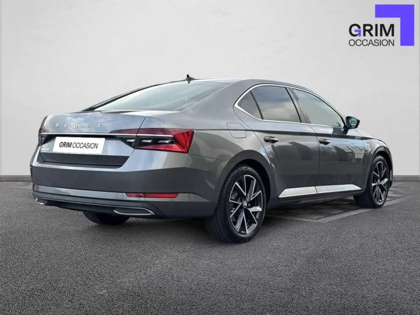 Skoda Superb 2.0 TDI 150 SCR DSG7 Laurin \u0026 Klement Grijs - 2