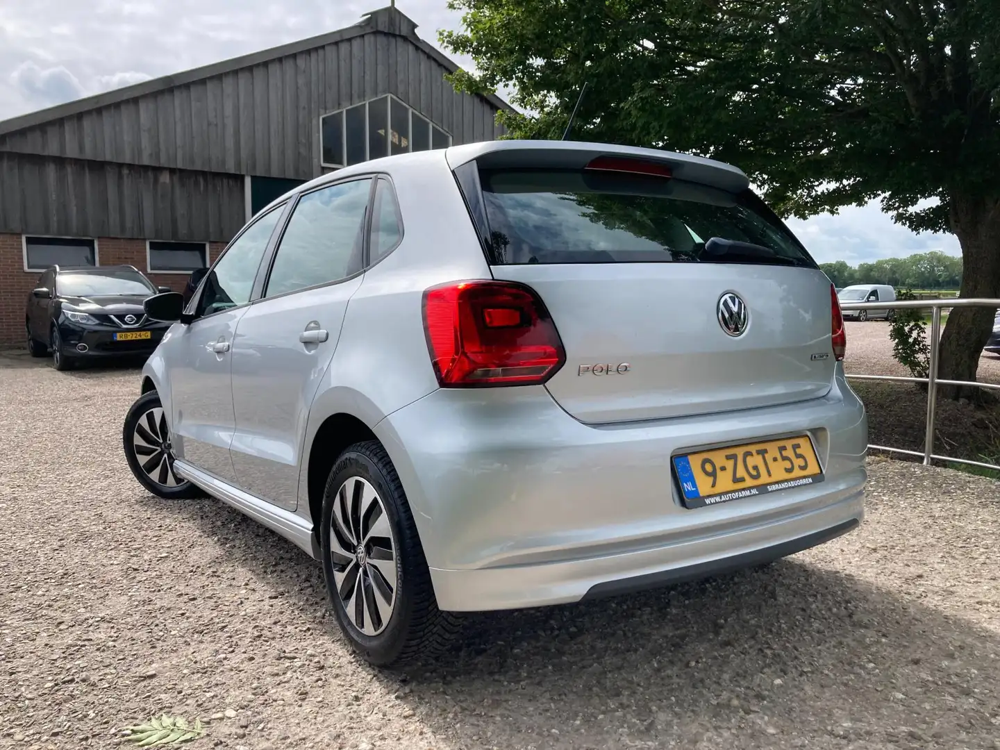 Volkswagen Polo 1.4 TDI BlueMotion | Cruise + Airco + Navi nu € 5. Grau - 2