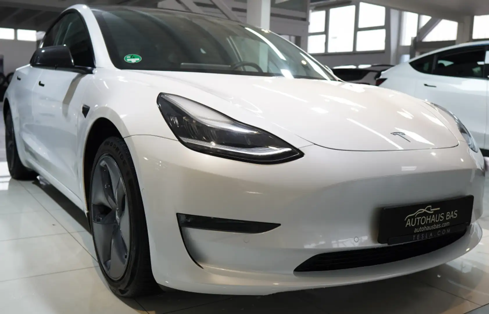 Tesla Model 3 Long Range AWD *Service neu * Weiß - 1