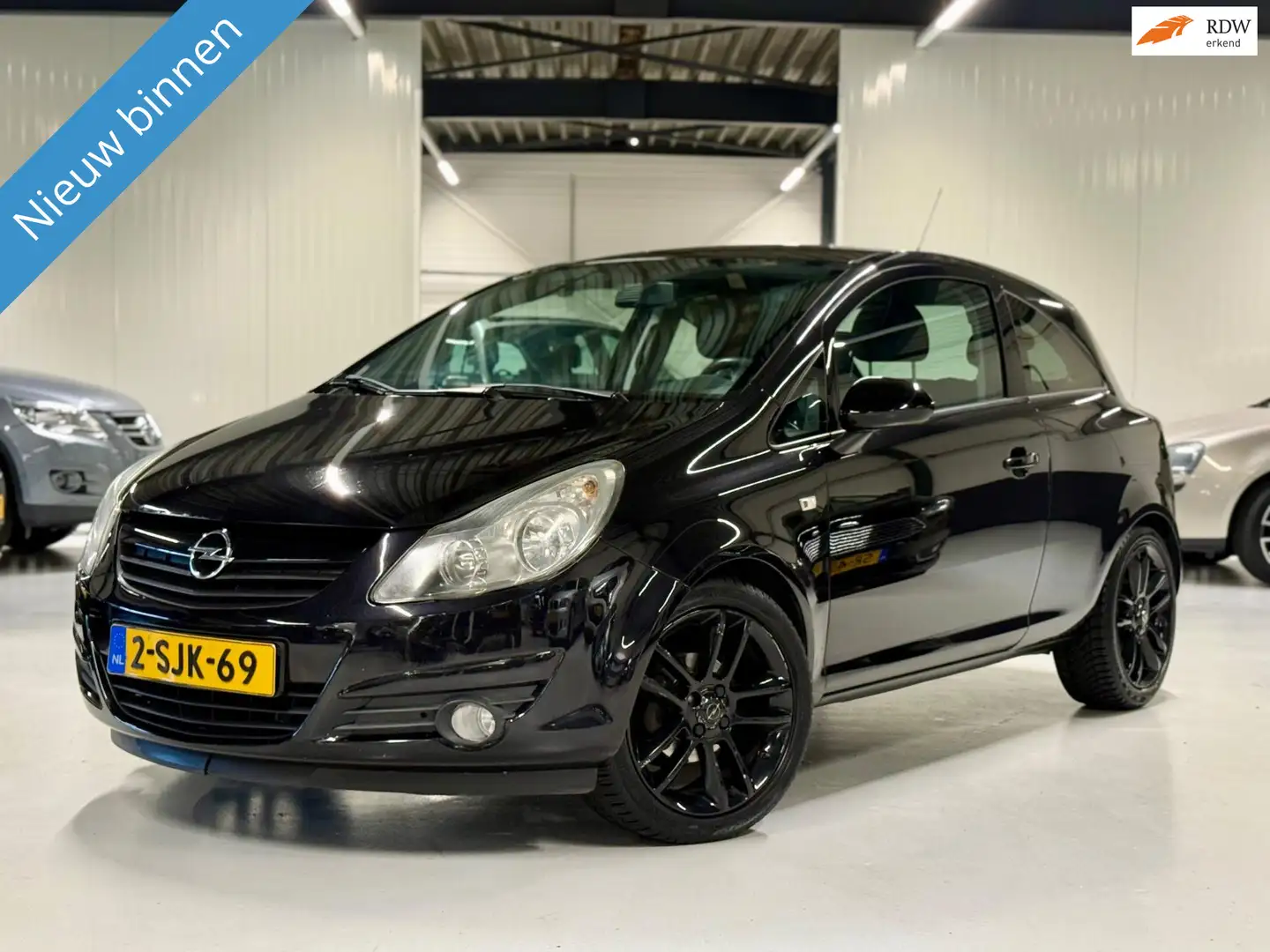 Opel Corsa 1.4-16V 87PK Airco Schwarz - 1