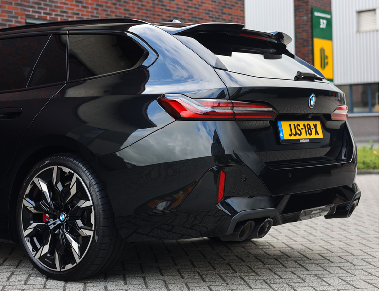 BMW 550 5-serie Touring 550e xDrive | M Performance - Pano — photo 11