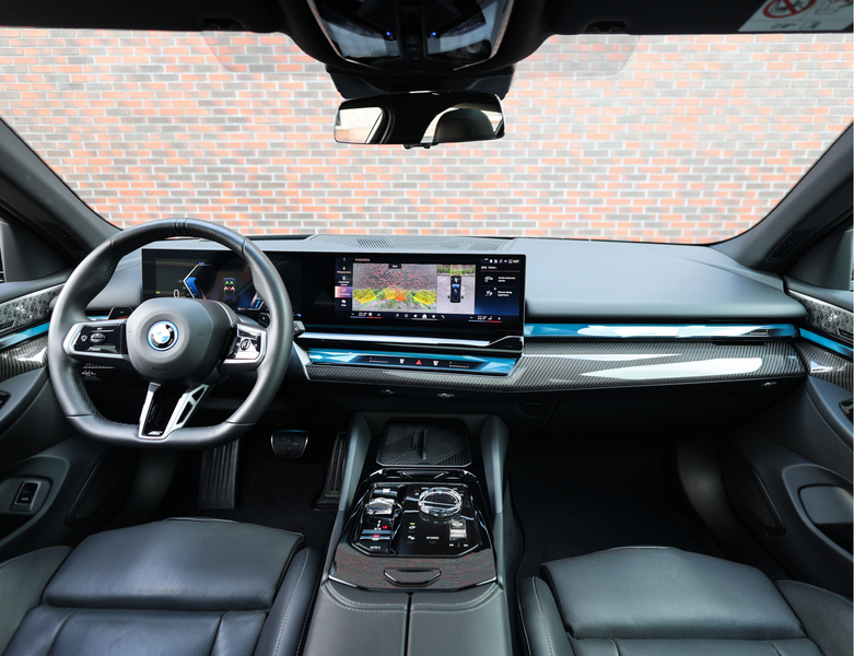 BMW 550 5-serie Touring 550e xDrive | M Performance - Pano — photo 3