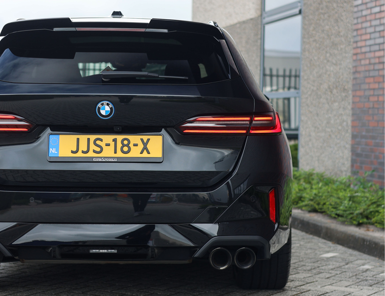 BMW 550 5-serie Touring 550e xDrive | M Performance - Pano — photo 14