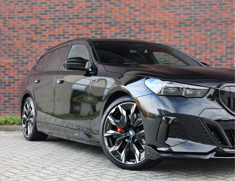 BMW 550 5-serie Touring 550e xDrive | M Performance - Pano — photo 6