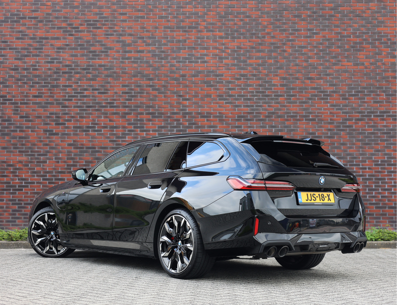 BMW 550 5-serie Touring 550e xDrive | M Performance - Pano — photo 2