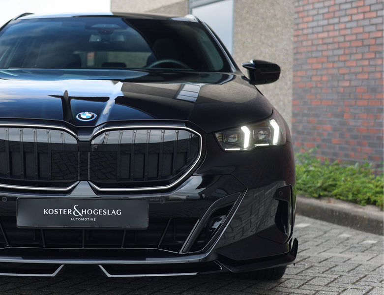 BMW 550 5-serie Touring 550e xDrive | M Performance - Pano — photo 13