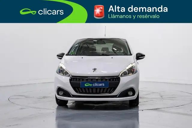 Peugeot 208 view 2