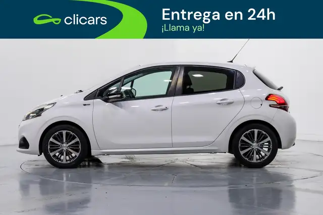 Peugeot 208 view 8