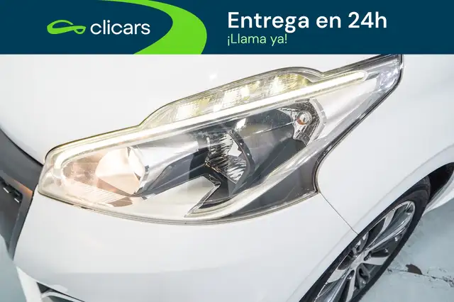 Peugeot 208 view 10