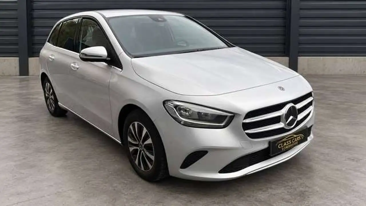 Mercedes-Benz B 180