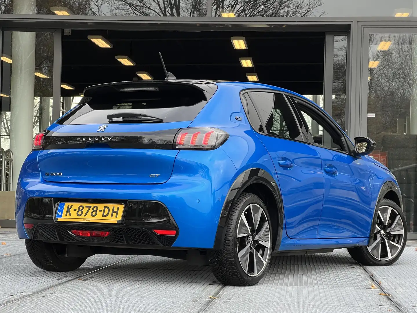 Peugeot e-208 EV GT 350 50 kWh | Panoramadak | Carplay | Navigat Bleu - 2