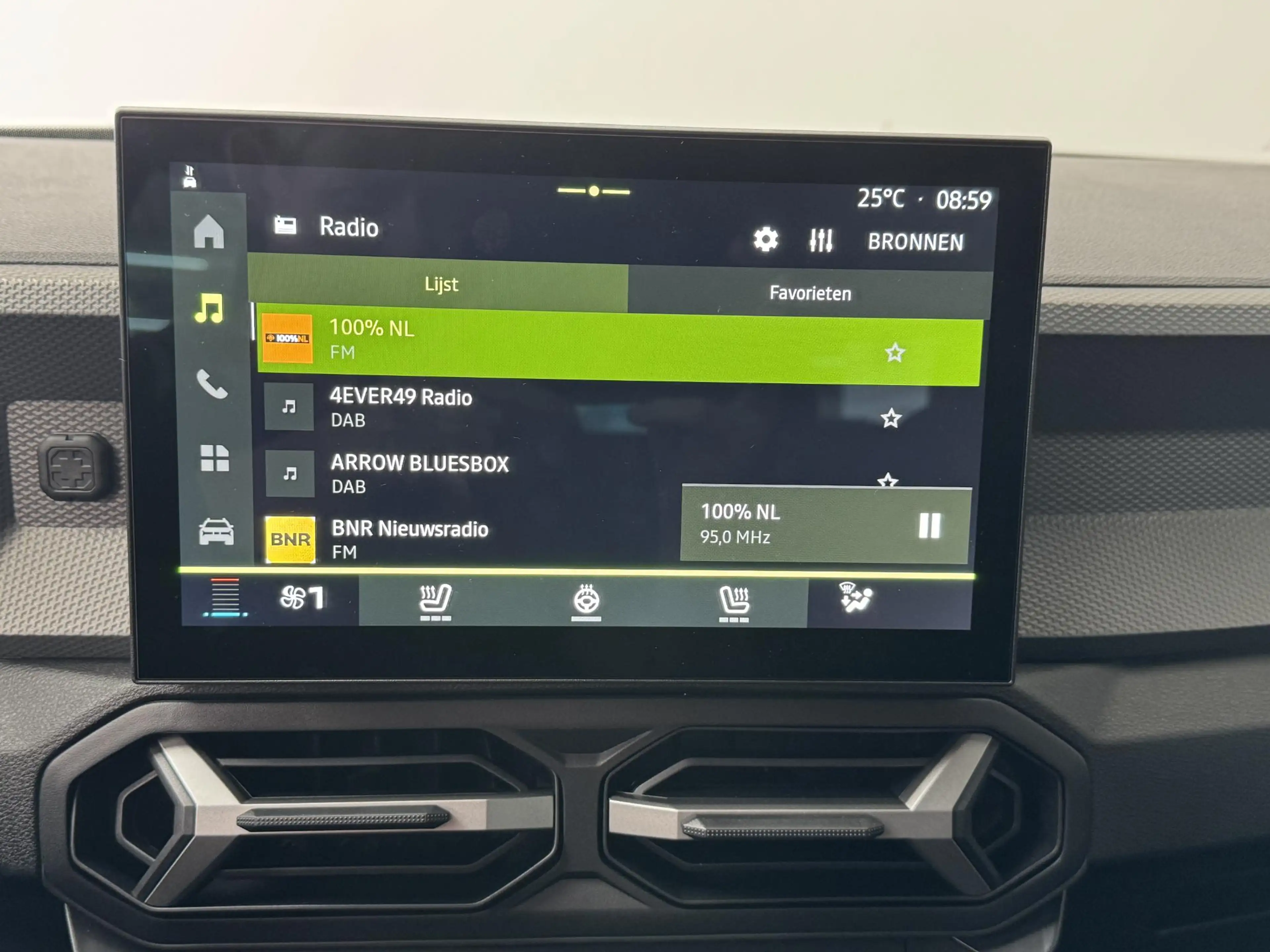 Dacia Duster 1.8 hybrid 155 expression | Nieuw uit voorraad | N — photo 30
