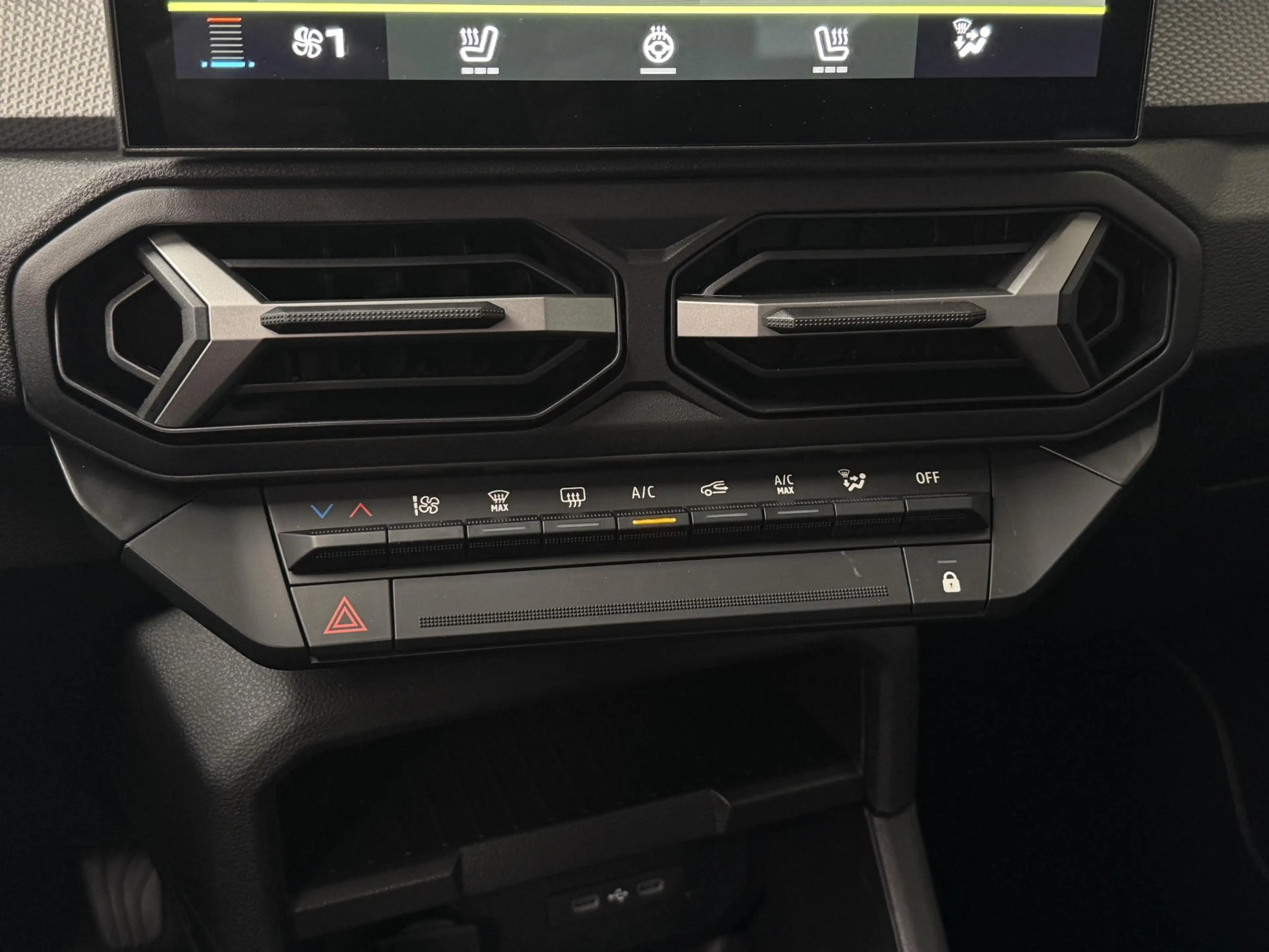 Dacia Duster 1.8 hybrid 155 expression | Nieuw uit voorraad | N — photo 26