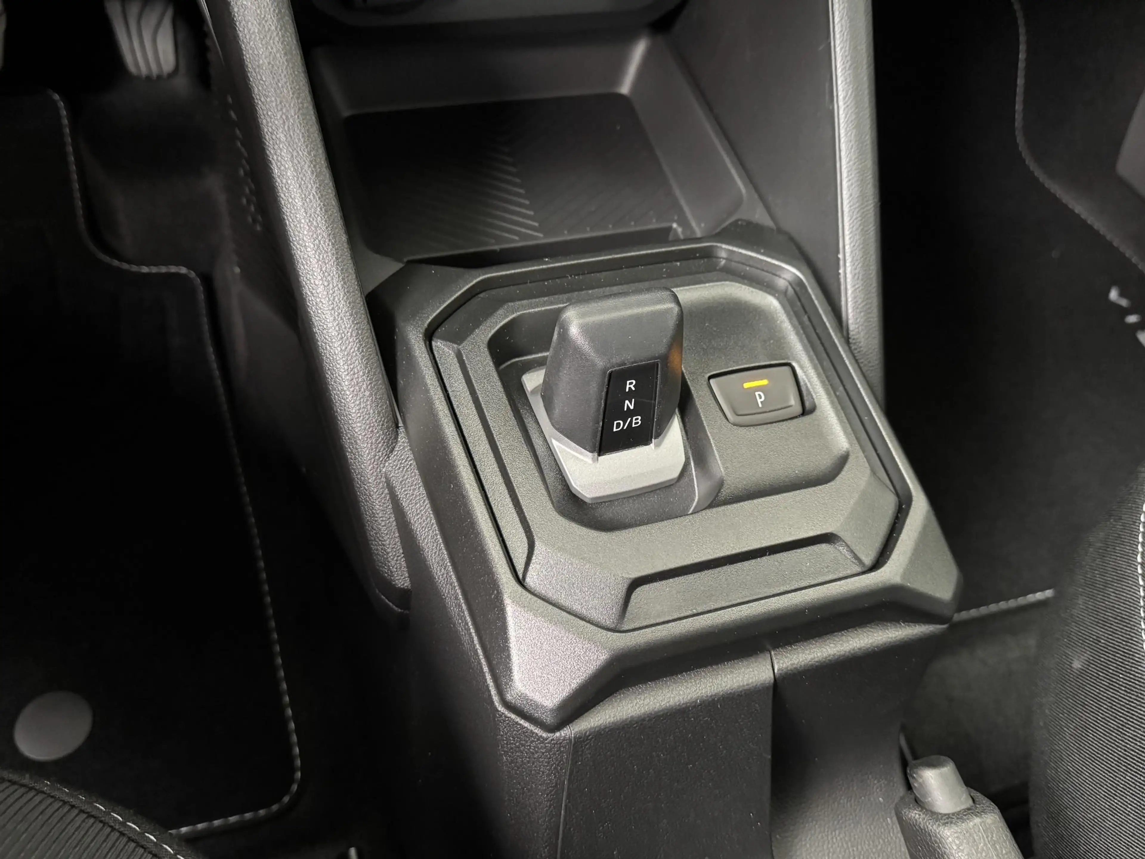 Dacia Duster 1.8 hybrid 155 expression | Nieuw uit voorraad | N — photo 12