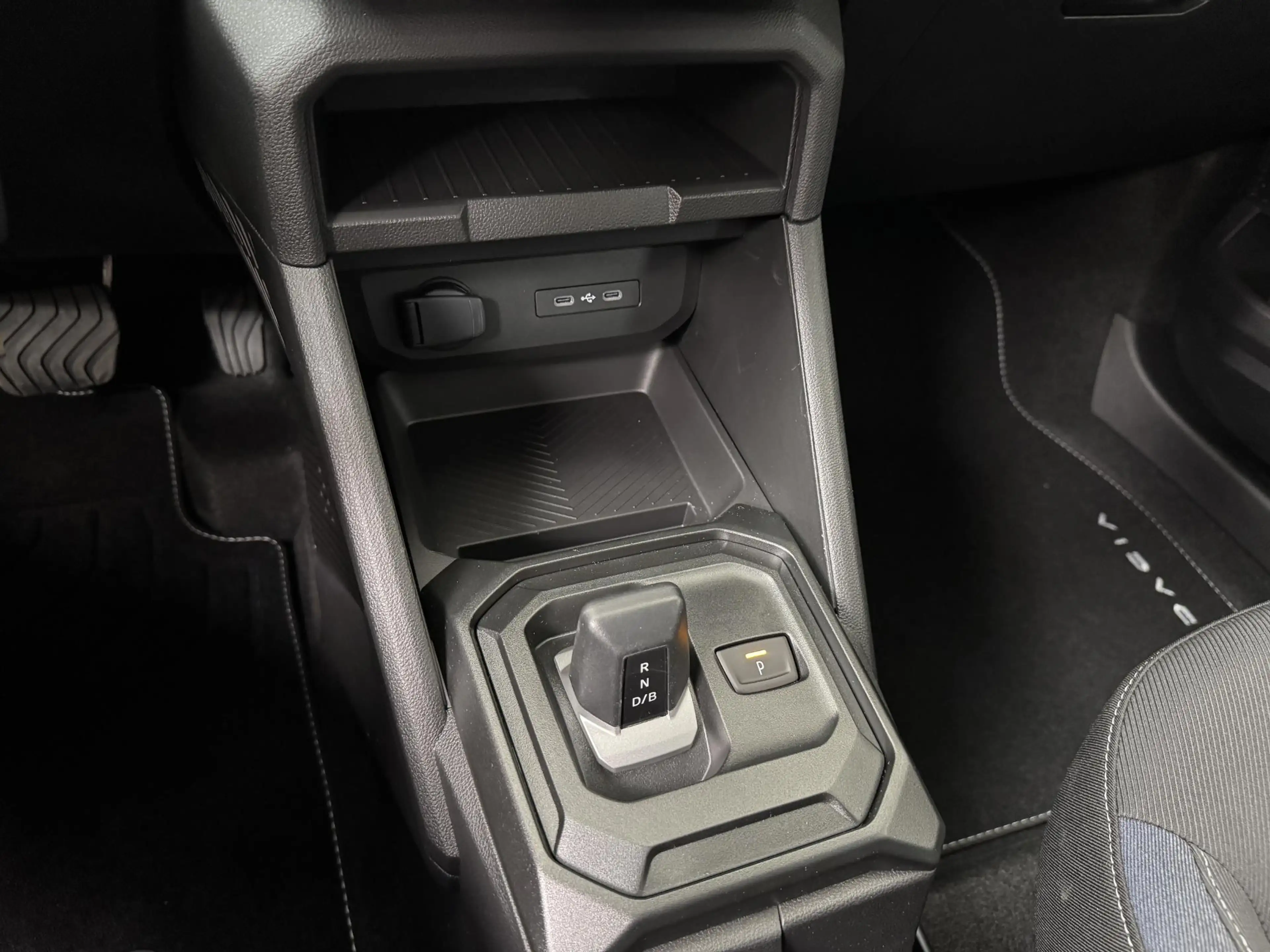 Dacia Duster 1.8 hybrid 155 expression | Nieuw uit voorraad | N — photo 28