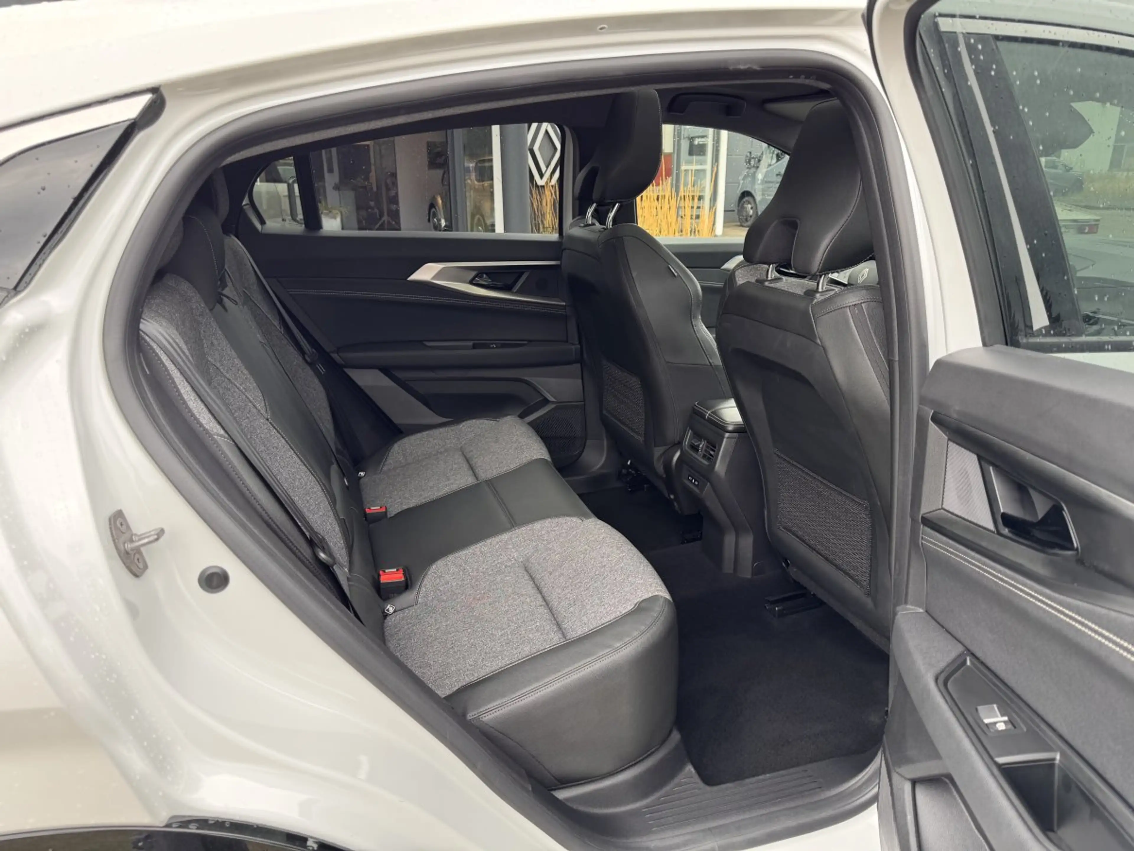 Renault Rafale 1.2 E-TECH Full Hybrid 200 Techno — photo 12