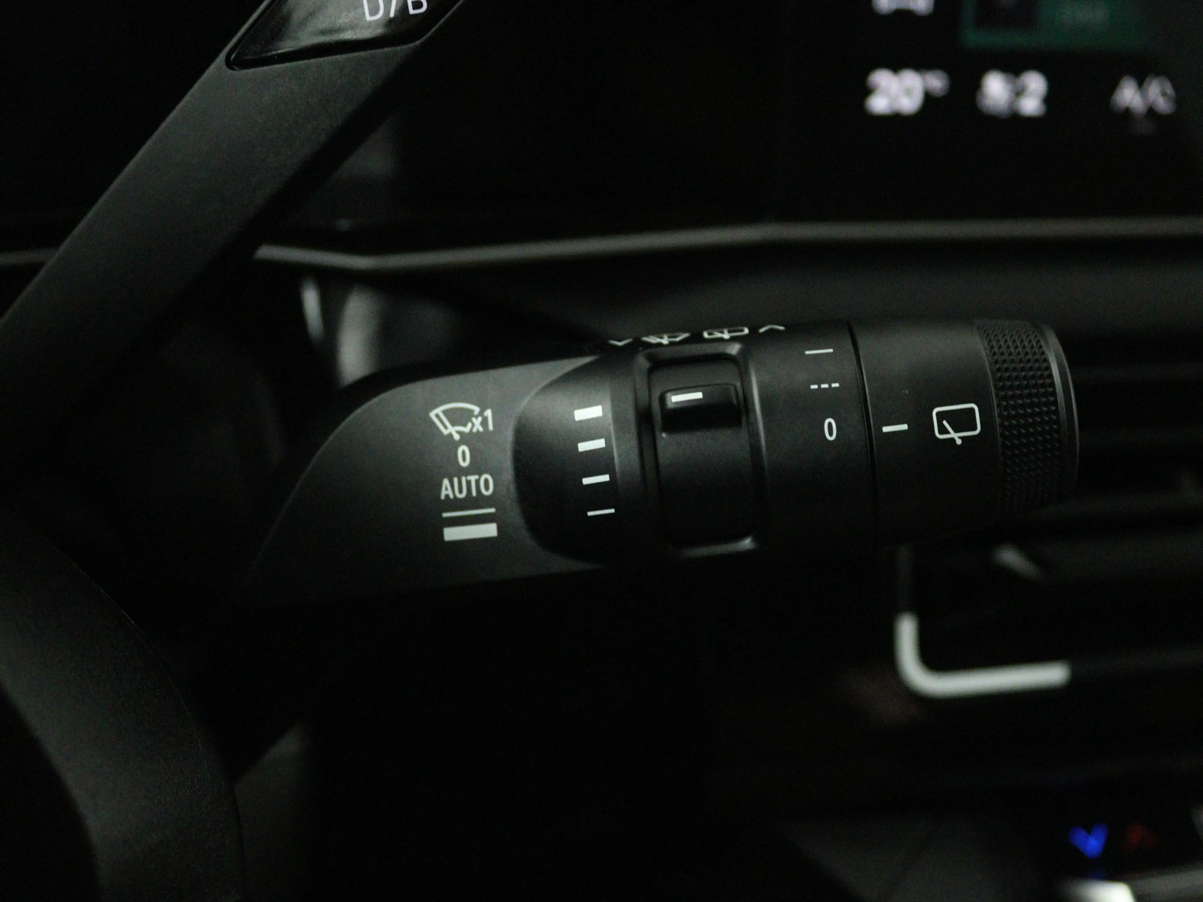 Renault R 5 comfort range iconic cinq 52 kWh | Google | Stoel — photo 13